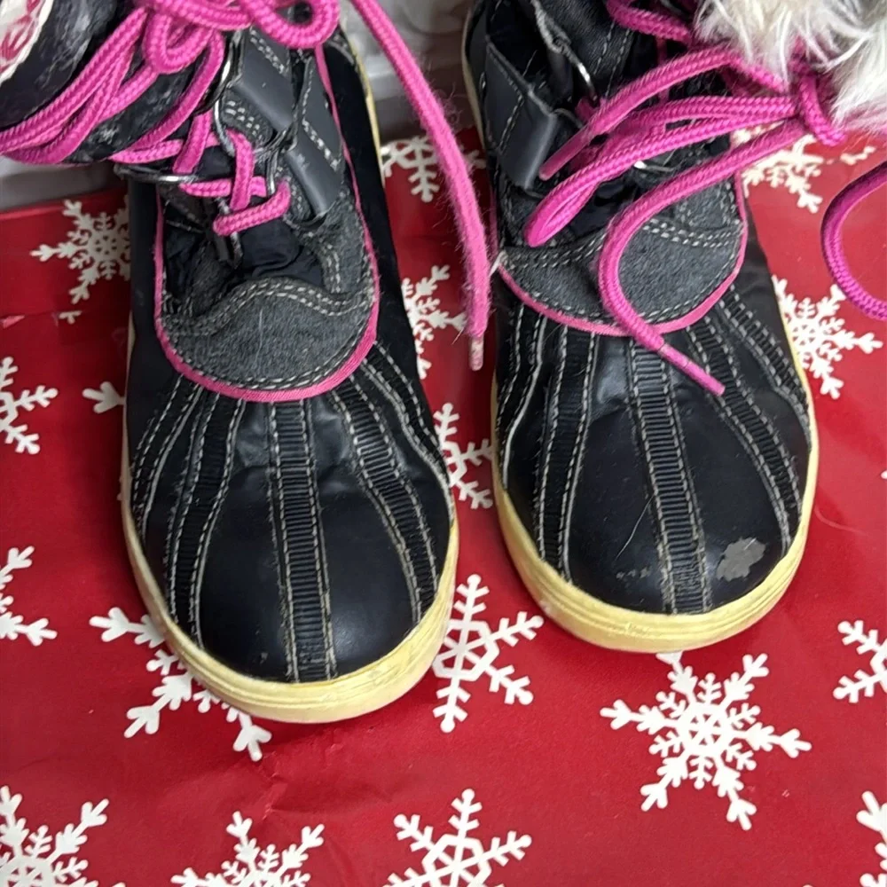 Totes Girls Waterproof Black With Pink , White Faux Fur Winter Boots Size 13